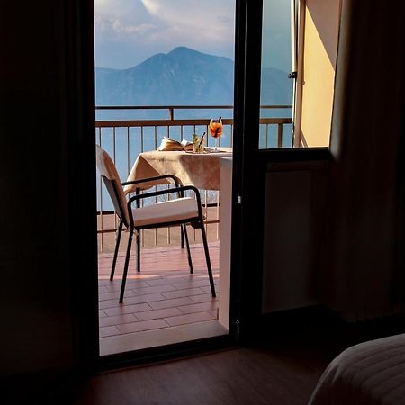 Hotel San Zeno San Zeno di Montagna Exteriör bild
