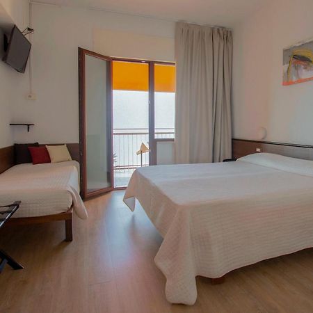 Hotel San Zeno San Zeno di Montagna Exteriör bild