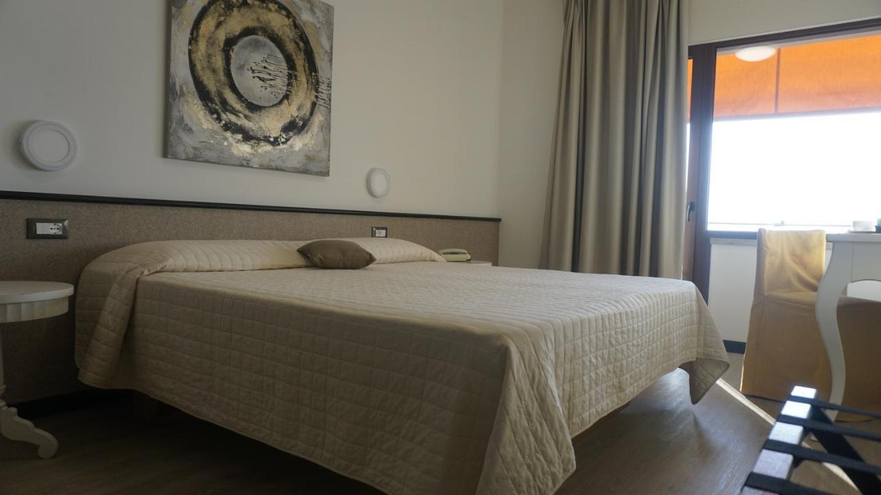 Hotel San Zeno San Zeno di Montagna Exteriör bild