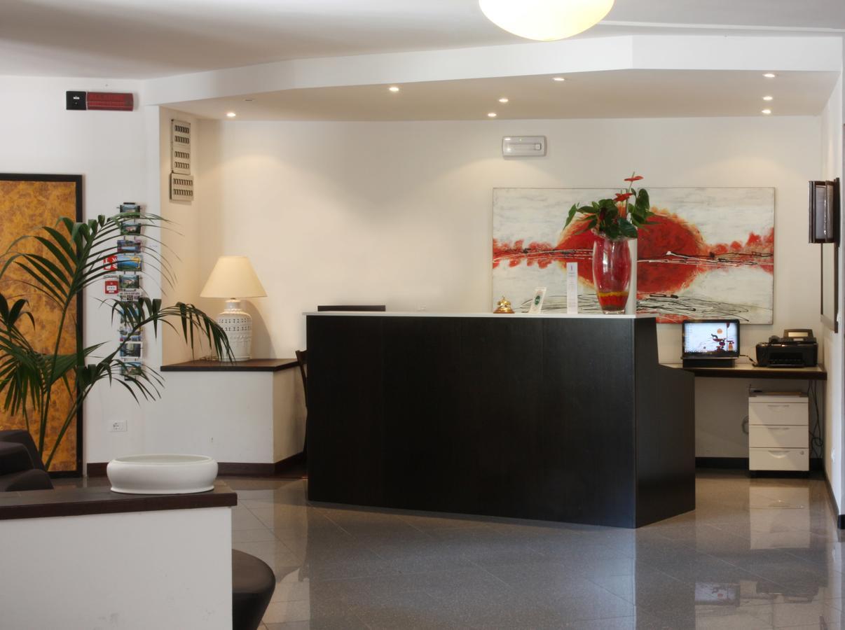 Hotel San Zeno San Zeno di Montagna Exteriör bild