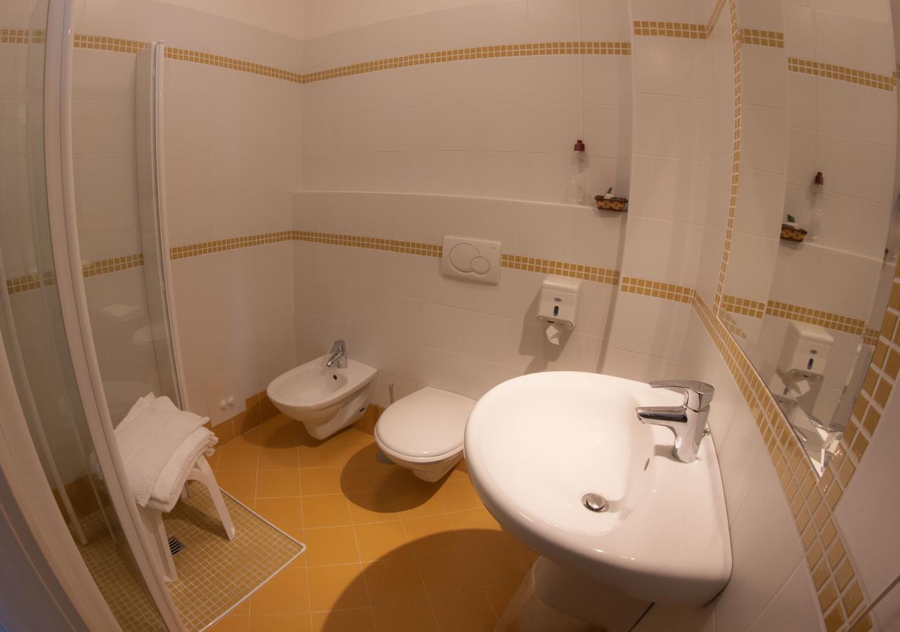 Hotel San Zeno San Zeno di Montagna Exteriör bild